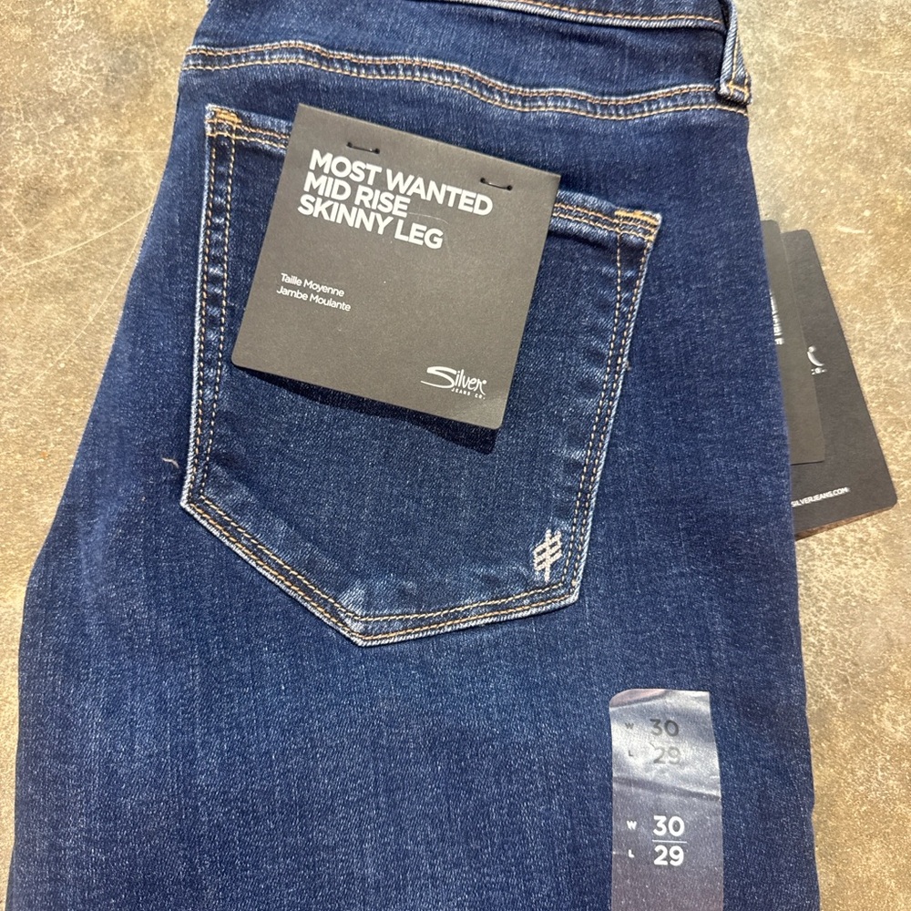 Silver Jeans Co. Most Wanted Mid Rise Skinny Leg  Jeans Dark Wash Frayed Hem - Picture 2 of 5